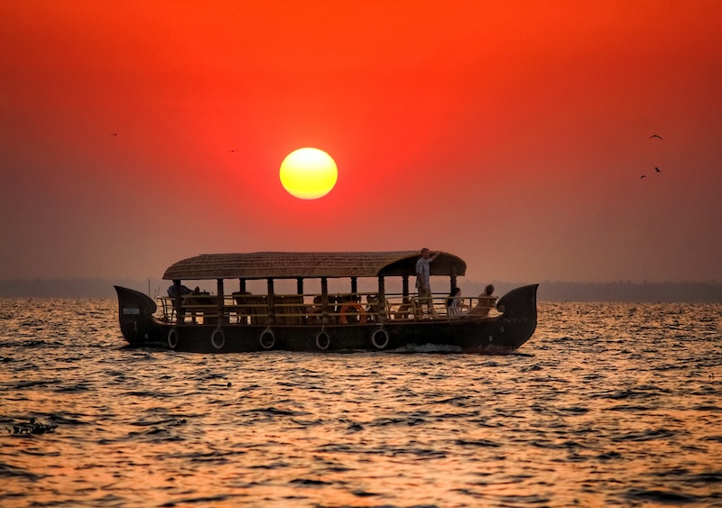 <img src="topinfo_bg.png" role=“ House Boat Alleppey Kerala - India’s Holiday Delights ”>
