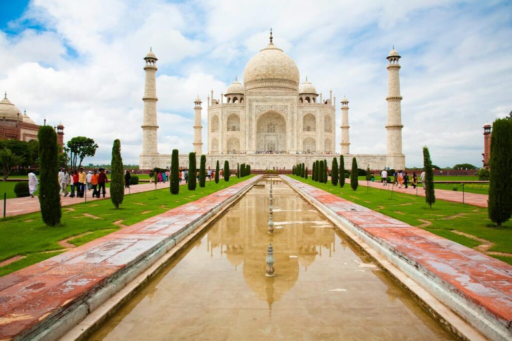 <img src="topinfo_bg.png" role=“ Taj Mahal Uttar Prades India-Golden Triangle Tour Package”>