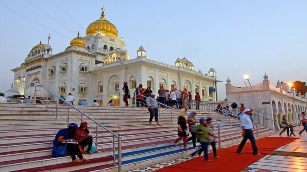 <img src="topinfo_bg.png" role=“ Sikh Temple Bangla Sahib New Delhi India-Delhi Tour Packages”>
